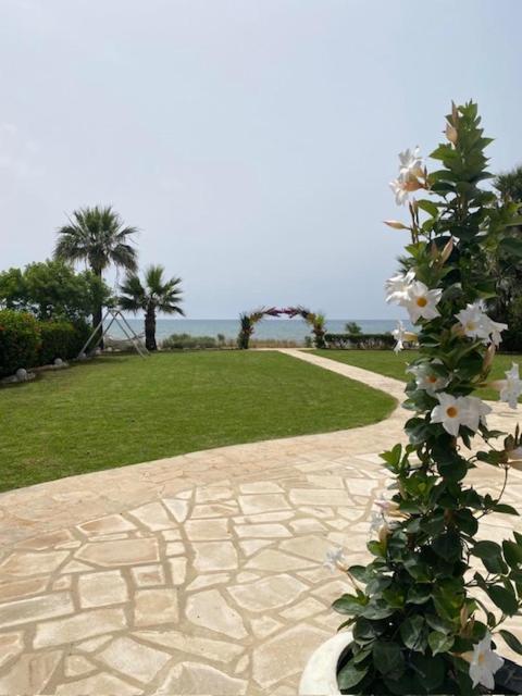 Ionion Beachfront Villa Ayia Napa Esterno foto